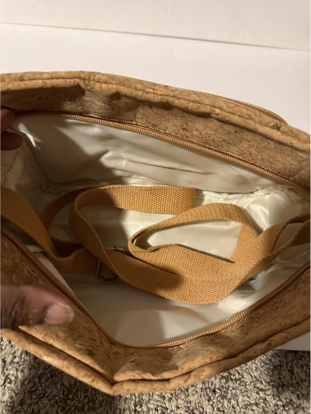 Beautiful Fanny Pack - Picture 3 of 3